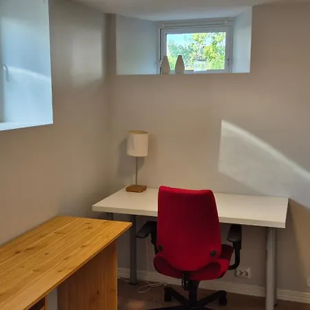 Apartment Large 4 Bedroom Centrally Located In Lund, *