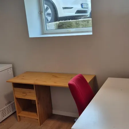 Apartment Large 4 Bedroom Centrally Located In Lund, *