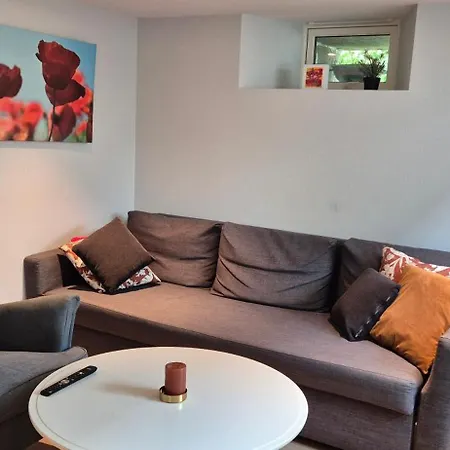 Apartment Large 4 Bedroom Centrally Located In Lund, Kristiansand