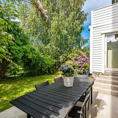 Large 4 Bedroom Centrally Located In Lund, Apartment Kristiansand